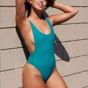 AERIE SUPER SCOOP ONE PIECE SWIMSUIT || EUC Medium